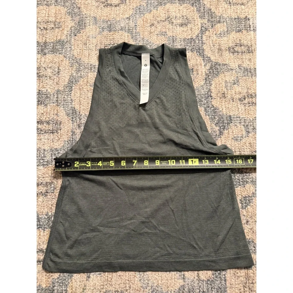 Lululemon Swiftly Open-Hole V-Neck Tank Top Size 4 NWOT